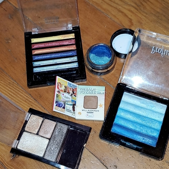 Eyeshadow Bundle - Picture 4 of 5